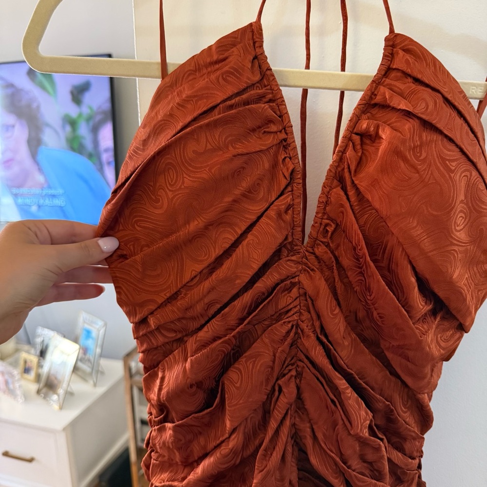 Orielle Ruched Mini Bodycon Dress - Picture 5 of 10
